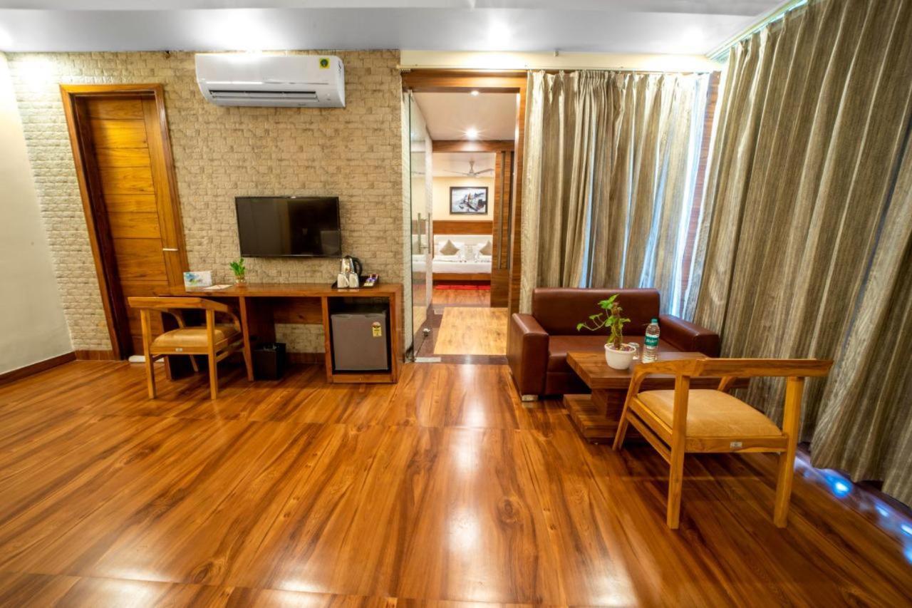 Hotel Divine Lakshmi Ganga Rishīkesh Eksteriør bilde